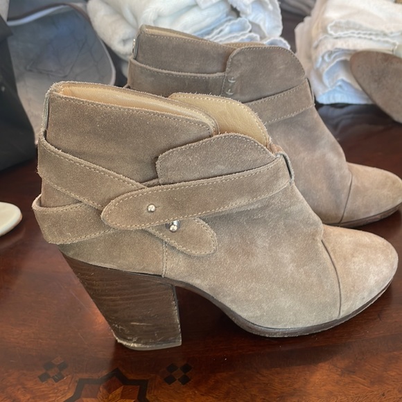 Rag and Bone heeled bootie, newbuck material - Picture 4 of 4